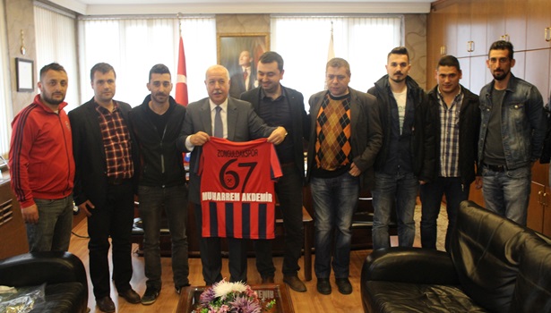 Zonguldakspor amigoları Başkan Akdemiri ziyaret etti