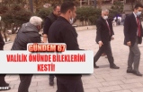 VALİLİK ÖNÜNDE BİLEKLERİNİ KESTİ!