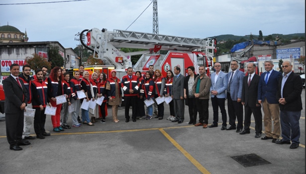 Başkan Uysal´dan gönüllü itfaiyecilere sertifika