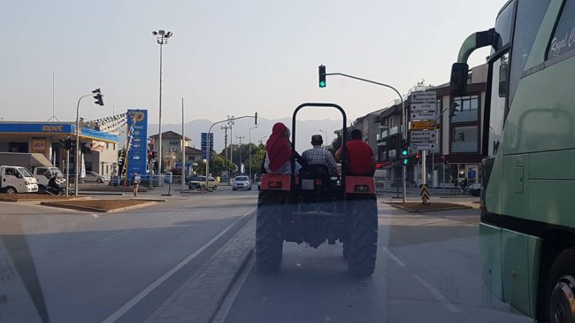 Hiç ders almıyoruz" demekten alamadı.