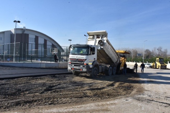 Cadde ve bulvarlarda bakım çalışmaları sürüyor