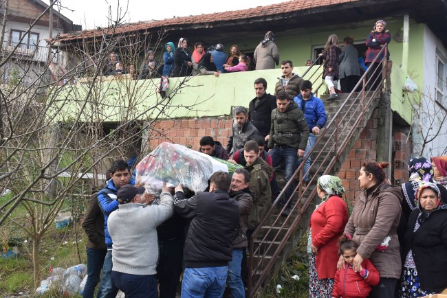 Lösemiden ölen lise öğrencisinin cenazesi defnedildi ...