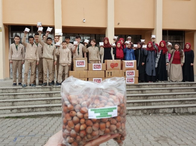 Mehmetçiğe 1 kilo fındık, 1 mektup