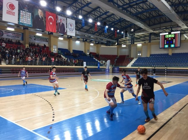 Futsal grup müsabakaları yapıldı...