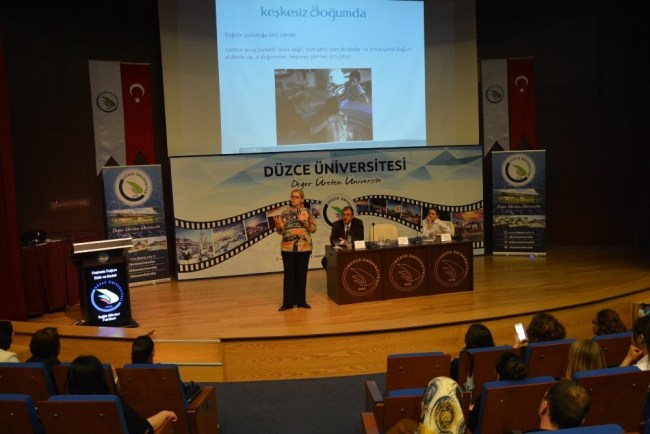 Düzce Üniversitesi'nde keşkesiz doğum konferansı