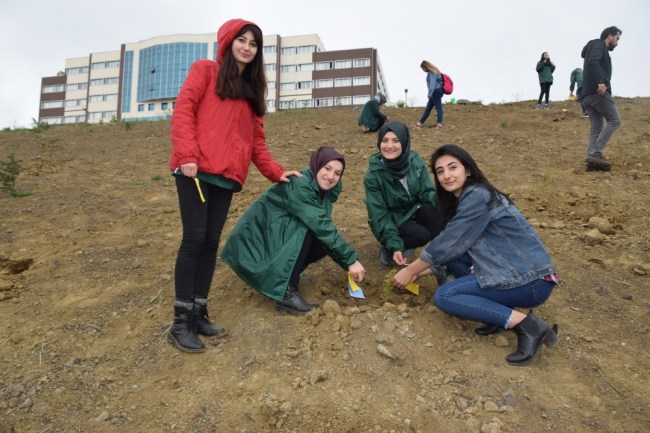 Düzce Üniversitesi öğrencilerinden anlamlı etkinlik