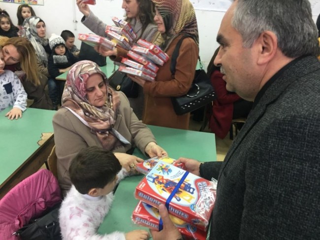 Başkan Dursun Ay Makedonya'da özel çocukları sevindirdi