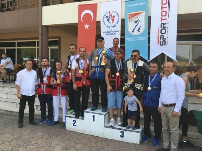 Double Trap kupasında Servet Sivrikaya birinci