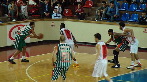 82-75 MAĞLUP OLDU.