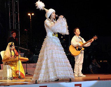 TÜRKÇE OLİMPİYATLARINA YOĞUN İLGİ