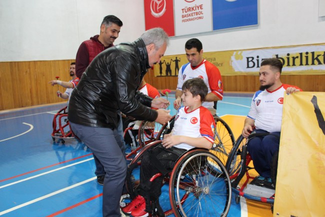 Garanti Tekerlekli Sandalye Basketbol Süper Ligi