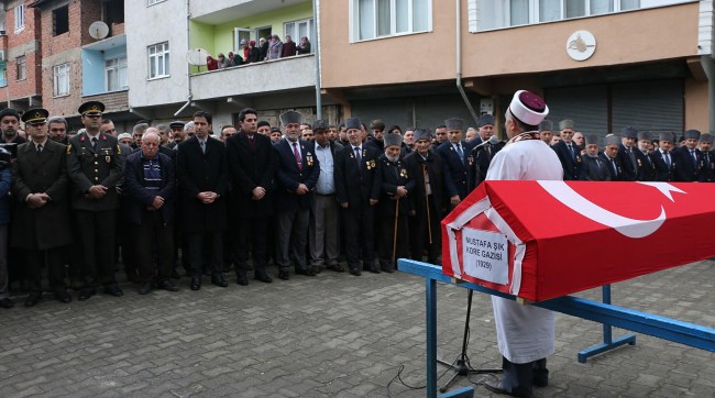 Kore gazisi son yolculuğuna uğurlandı...