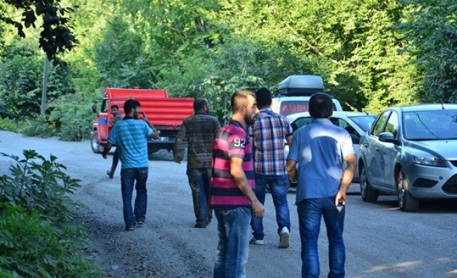 1 saat göçükte kaldı, Ambulansa binmek istemedi