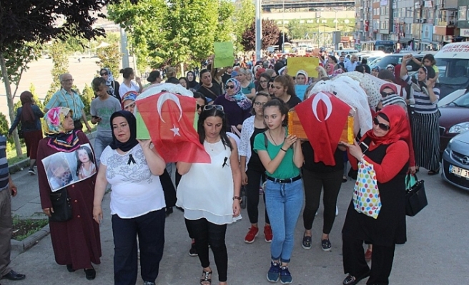 Çocuk istismarı protesto edildi