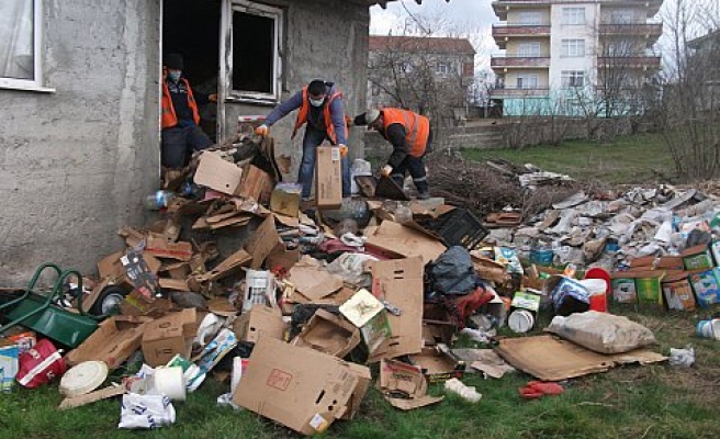 ÇÖP EV TEMİZLENDİ