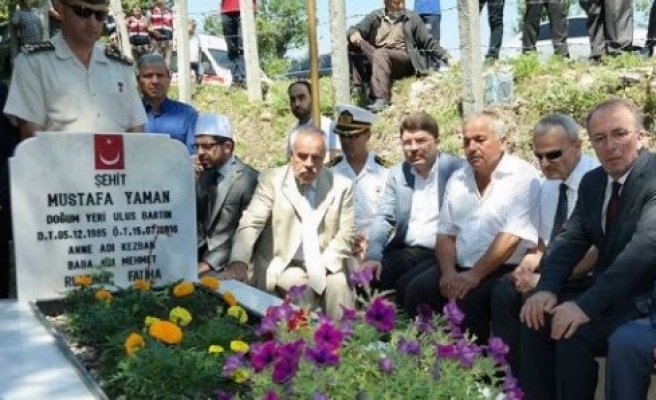 15 Temmuz; Şehit Düşen Yaman'ın Kabri Ziyaret Edildi