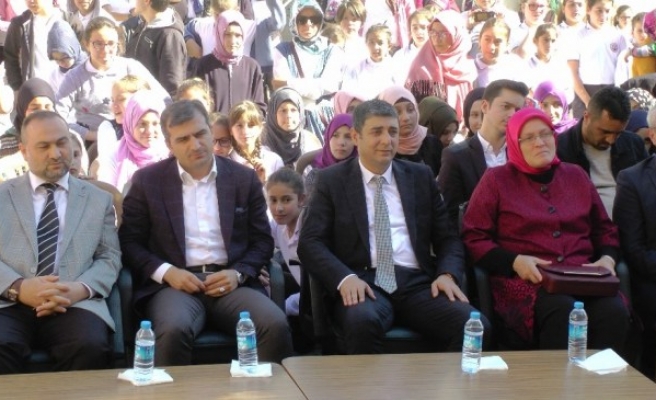 İmam Hatip Lisesinden bin kişiye aşure ikram edildi