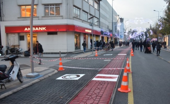 Tramvay Yolunda Boyama Çalışması Yapıldı