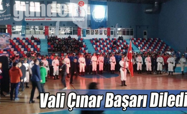 Vali Çınar Başarı Diledi