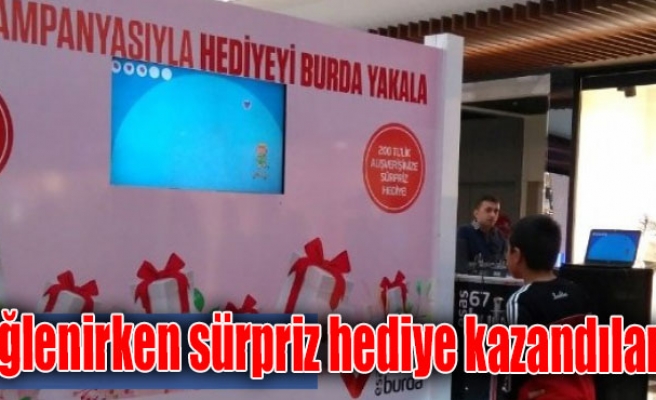 Eğlenirken sürpriz hediye kazandılar