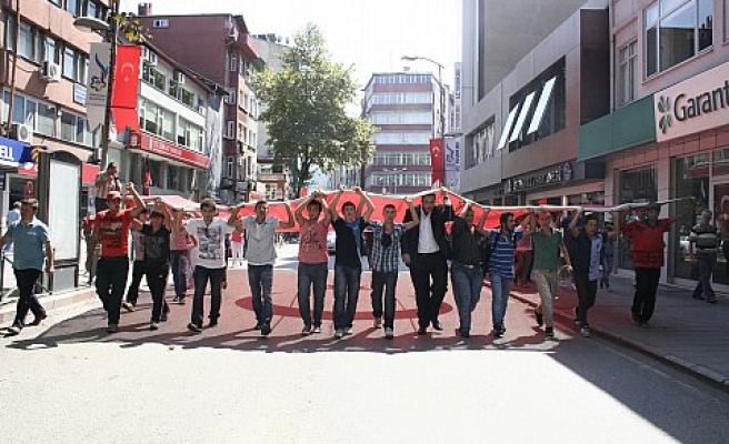 ÖĞRENCİLERDEN TERÖRE LANET YÜRÜYÜŞÜ