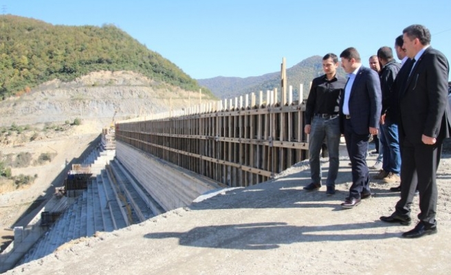 Tunç, baraj inşaatında incelemede bulundu