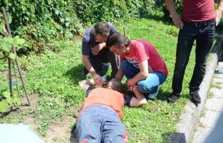 Kafenin tente bakımını yaparken 5 metre yükseklikten...