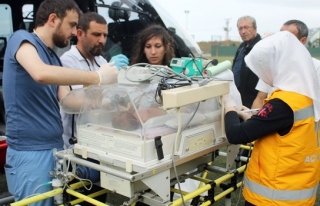 Minik bebek ambulans helikopterle Ankaraya sevk...