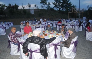 Yaşlılar Konuk Evi sakinleri  iftarda buluştu