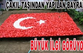 Çakıl taşından Yapılan Bayrak Büyük ilgi Görüyor