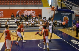 Düzce Belediyespor Bandırma Kırmızı'yı 67-63...