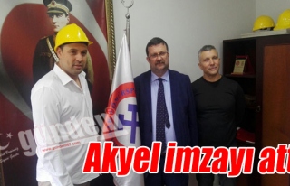 Akyel imzayı attı